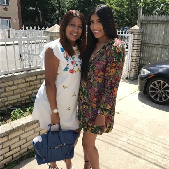 Meet your Posher, Jennifer - Picture 6 of 7